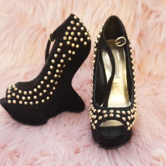 Steve Madden | Black Studded Heels - Picture 2 of 4